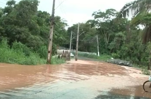 Iterdição devido a fortes chuvas (Foto: Reprodução)
