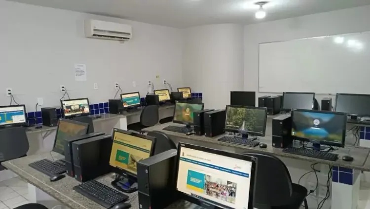 Novo laboratório de informática da Facime.