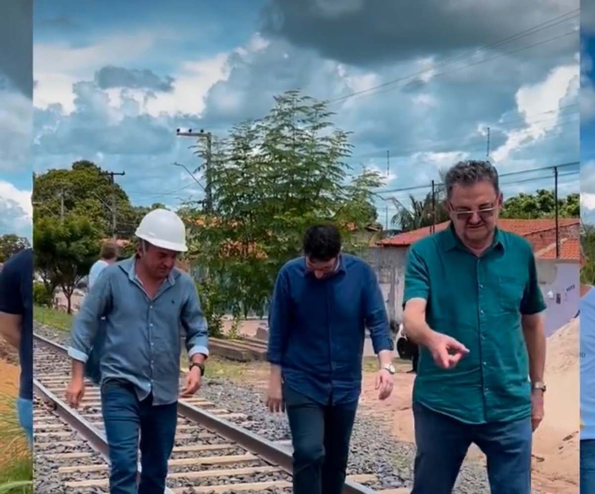 Olha aí o ex-governador Wilson Martins andando nos trilhos cuidando da companhia que passou a dirigir