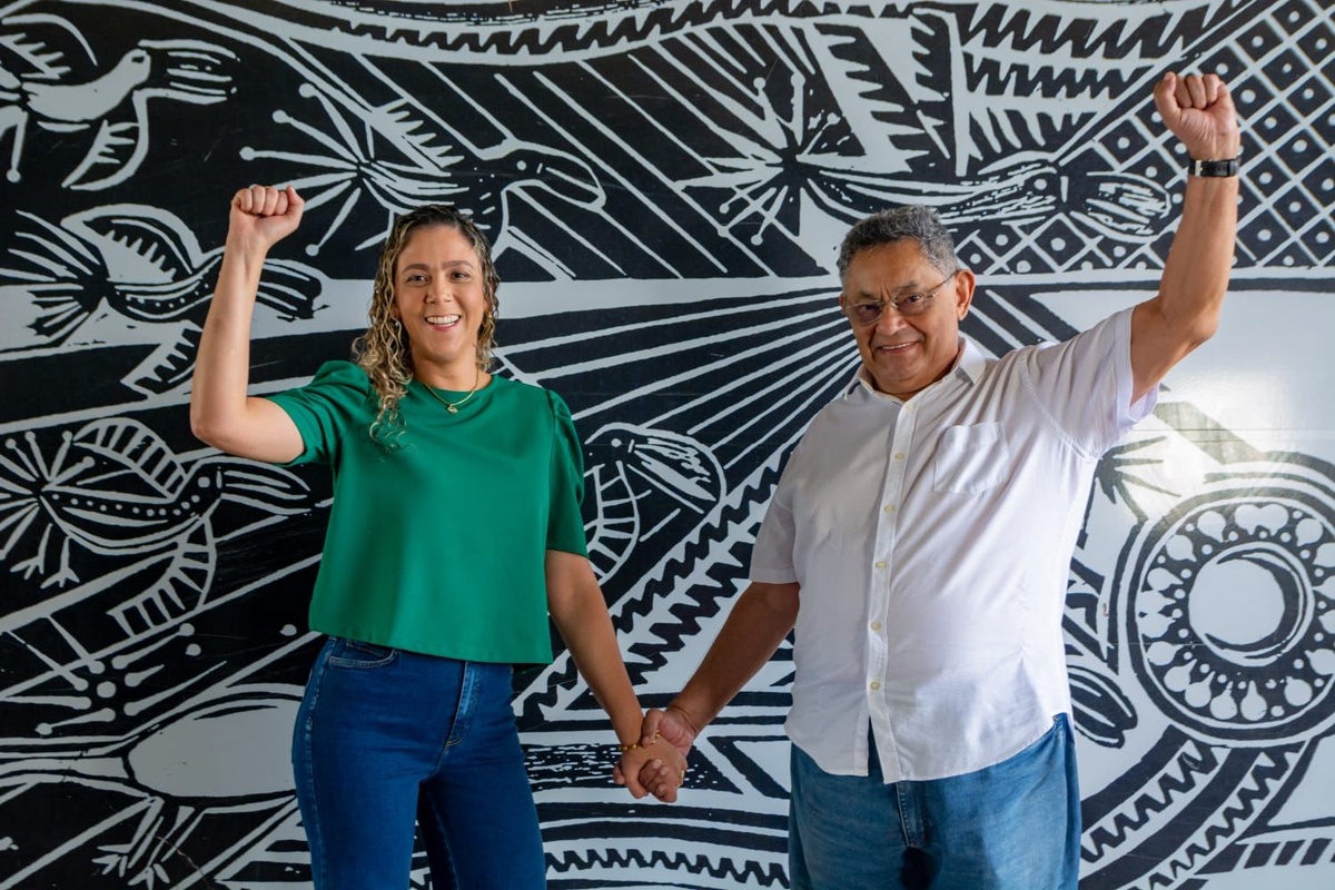 Professora Flávia Lorena e seu vice Viriato Campelo, apoiados pelo atual reitor Gildasio.