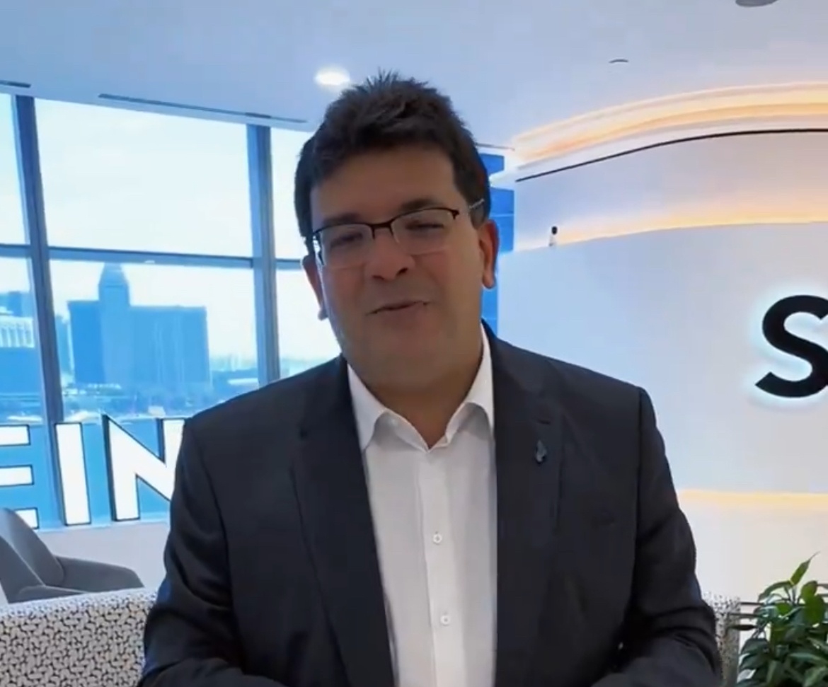 Rafael Fonteles na sede da Shein, em Singapura