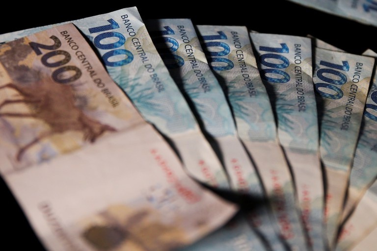 Repasses serão em duas parcelas de R$ 33,9 bilhões, em abril e maio