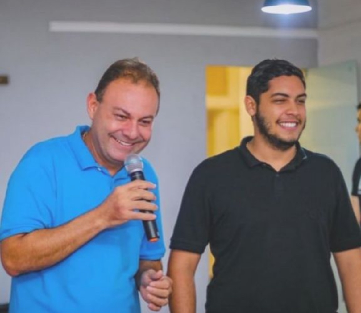 Samuel (com o pai, Jeová), não vai para o Progressistas. Notícia falsa