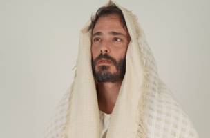Thiago Rodrigues interpreta Jesus no espetáculo A Paixão de Cristo (Foto: Reprodução)