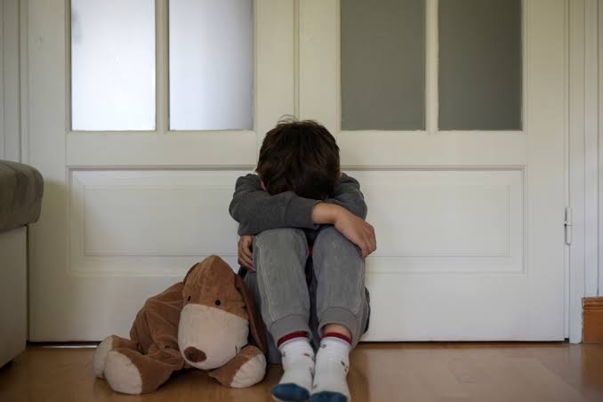 Adolescente produziu e armazenou conteúdo sexual com uma criança