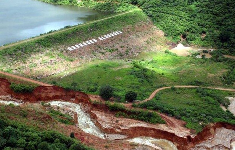 Barragem Nova Algodões, rompida em 2009