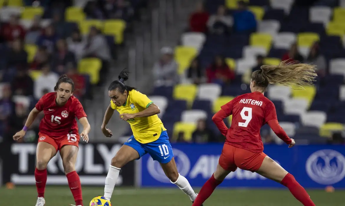 Brasil enfrenta a seleção feminina do Canadá neste sábado (6)