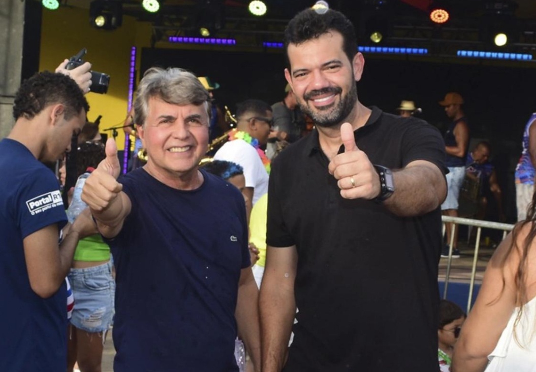 Cara de cedro: o prefeito e o vice explicam, mas não convence usar tanto dinheiro na sanitização de móveis na cidade