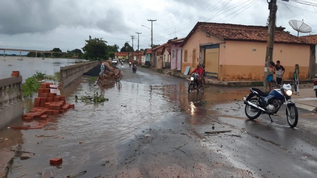 Casas em Luzilândia e acende alerta para risc