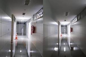 Chuva forte em Teresina alagou os corredores e alas do Hospital de Urgência de Teresina (HUT) (Foto: Reprodução)