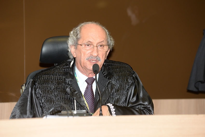 Desembargador Antônio Noleto, sai do Tribunal do Júri