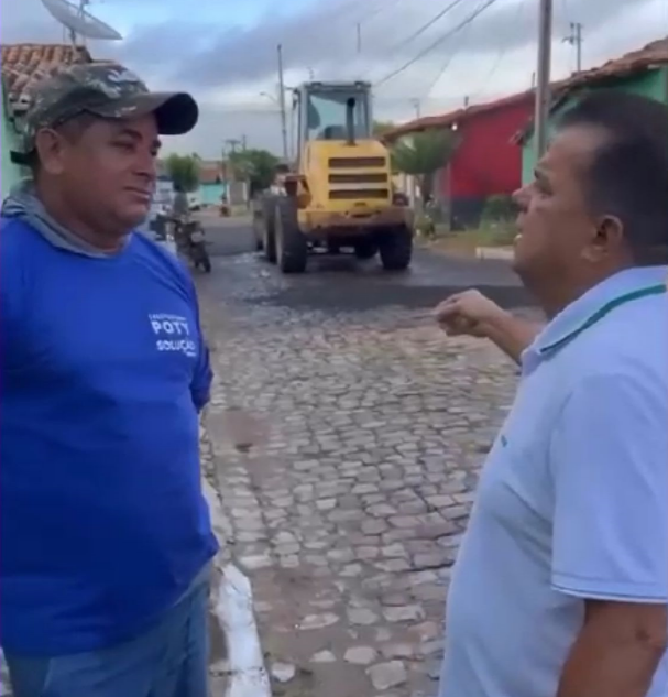 Dó aparece na obra a avisa que vai parar o serviço.