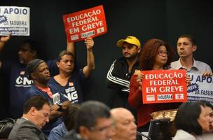 Greve dos servidores paralisam 360 unidades de ensino em 23 estados (Foto: José Cruz/ Agência Brasil)
