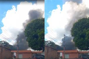 Incêndio em depósito de recicláveis (Foto: Reprodução/Internet)