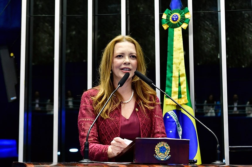 Janaína Farias é a relatora em Plenário Fonte: Agência Senado