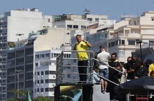 Manifestação bolsonarista na praia de Copacabana (Foto: Fernando Frazão/Agência Brasil)