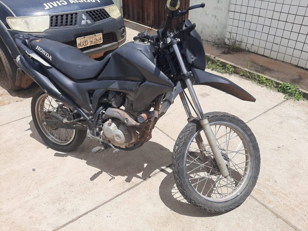 Motocicleta roubada de um motorista de aplicativo foi recuperada