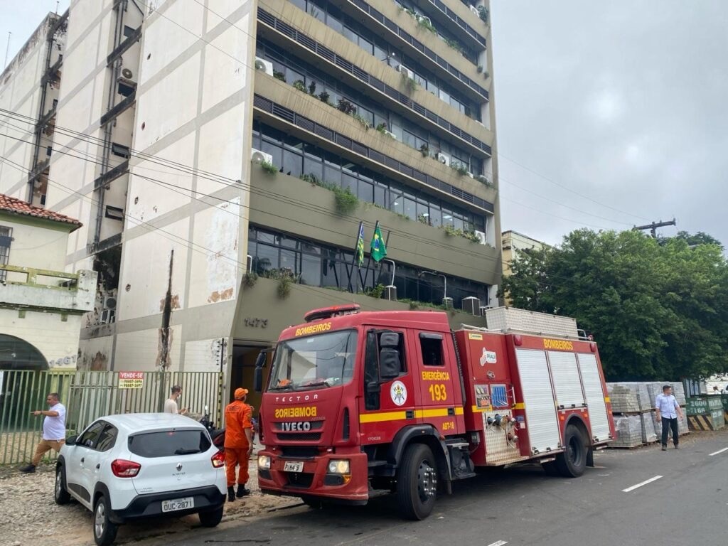 O prédio precisou ser evacuado