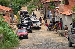 Operação da DRFV na vila Ana Célia (Foto: Divulgação/PC-PI)