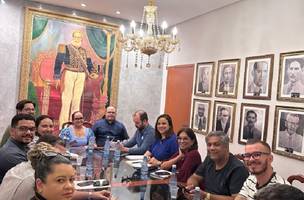 Reunião na sede da prefeitura de Pedro II (Foto: Divulgação)