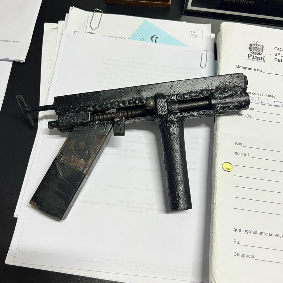 Arma de fogo de material caseiro apreendida