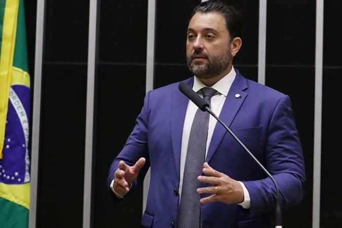 Átila Lira (PP-PI) quer manter cobrança do imposto sobre importados