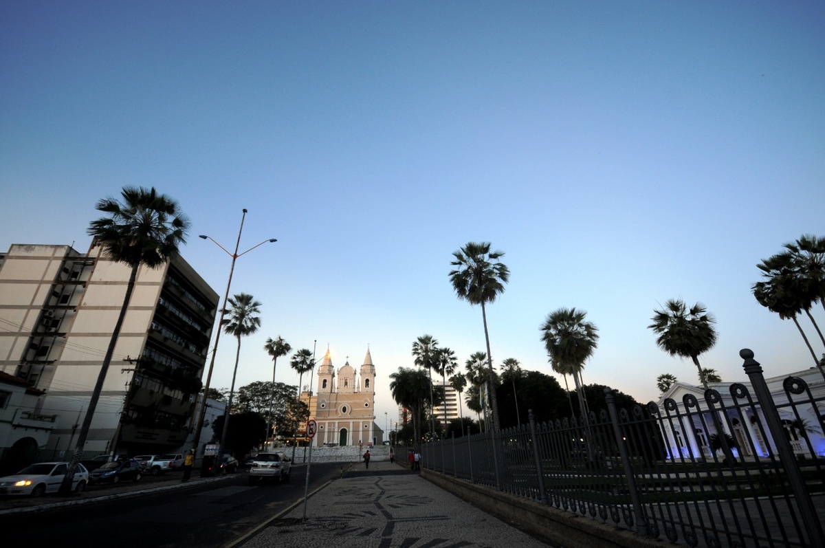 Avenida Antônio Freire, em Teresina-PI.
