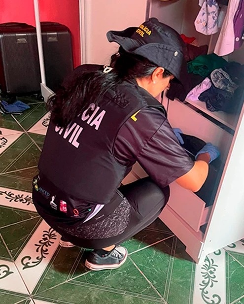 Busca e apreensão na casa dos suspeitos