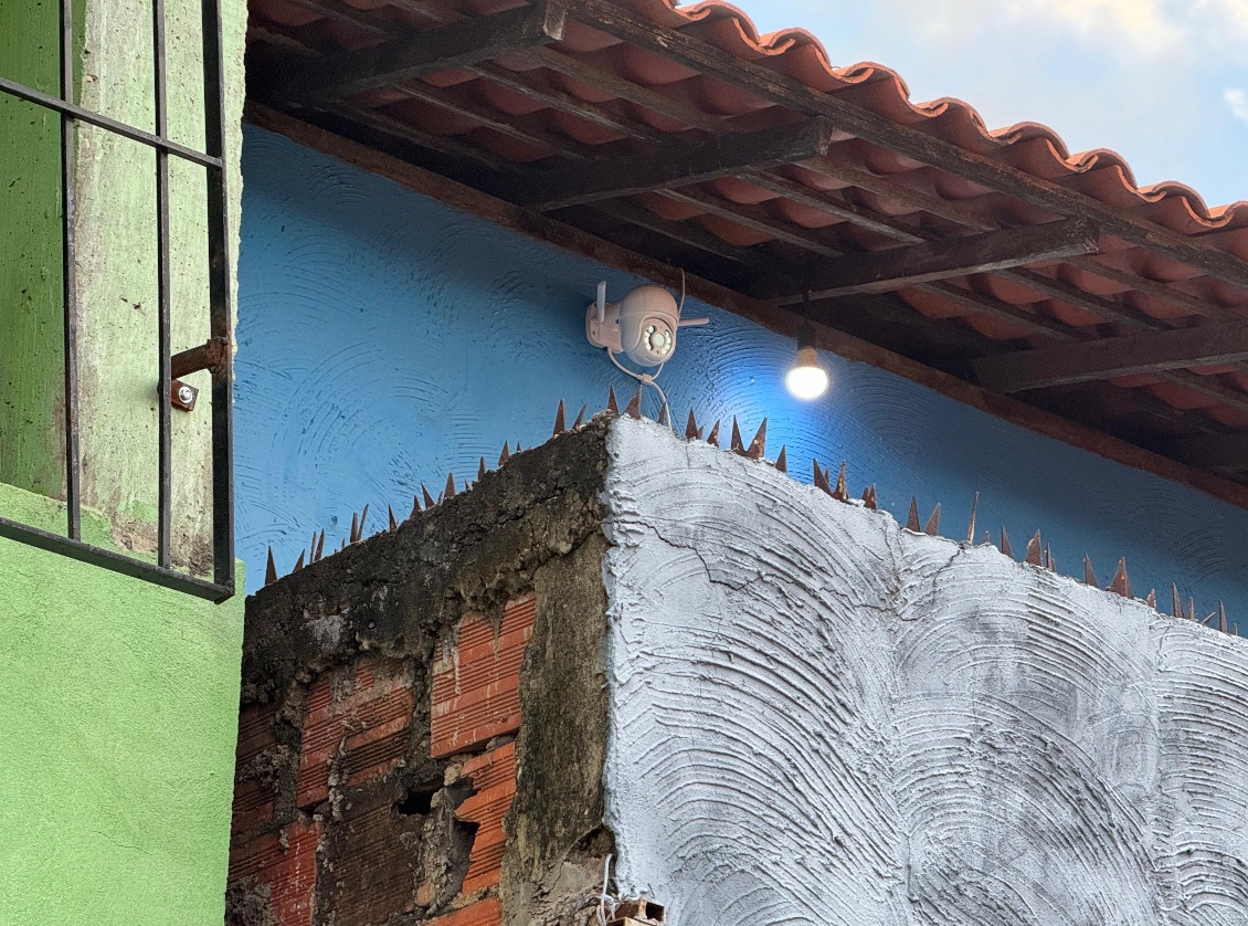 Câmera que servia para vigiar a chegada de policiais