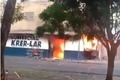 Incêndio causa explosões e destrói comércio na zona Leste de Teresina