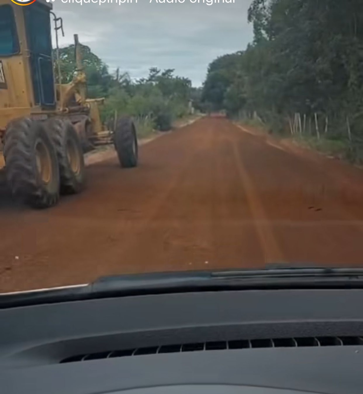Essa estrada leva a chácara da prefeita Jove Oliveira, de Piripiri?