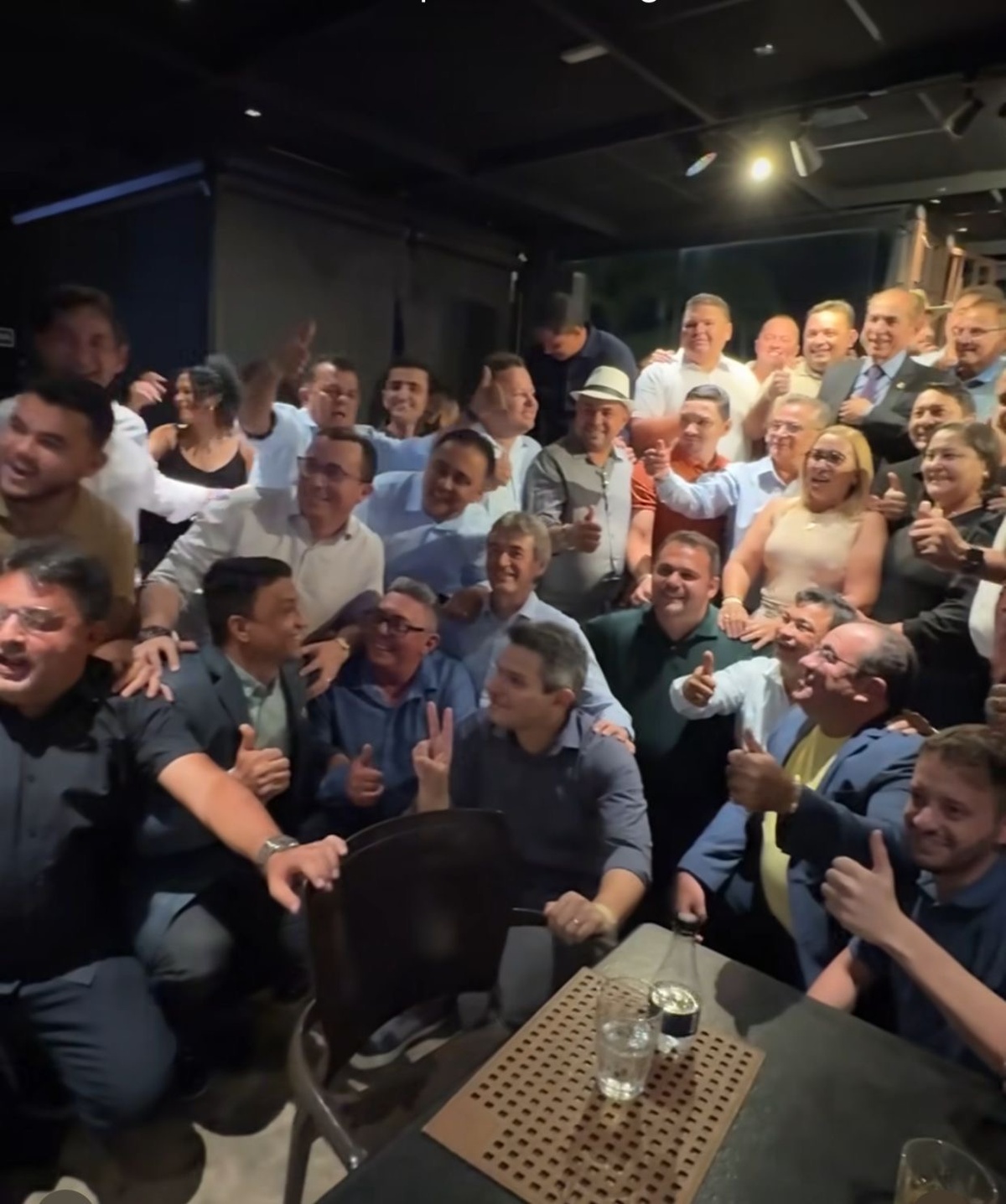 Essa multidão participou do jantar oferecido por Marcelo Castro em Brasília