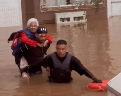 Essa não é a primeira vez que Thiago Mais tem ajudado nos resgates as vítimas dos desastres causados pelas chuvas.