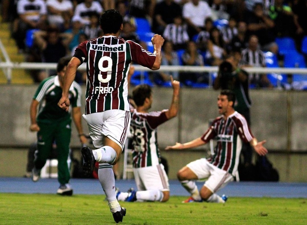 Goleada de 4 a 1 sobre o Botafogo na primeira partida da final do Carioca e bicicleta do ídolo Fred.