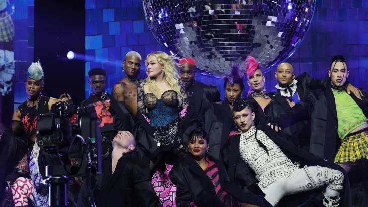 Madonna durante a The Celebration Tour