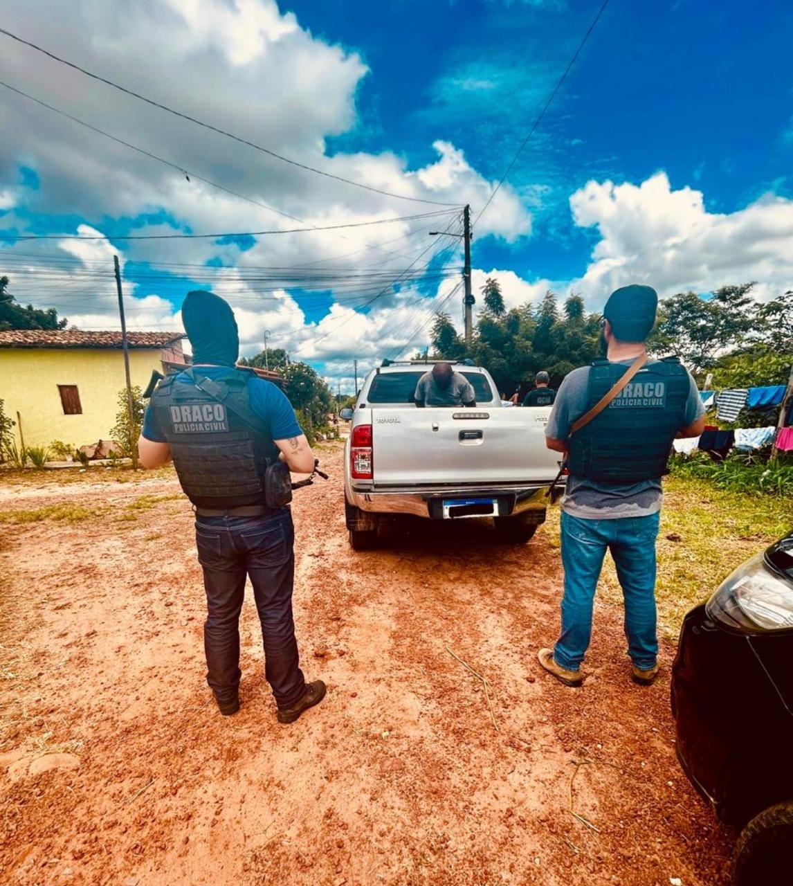 O suspeito possuía mandados de prisão em aberto doa estados do Piauí e Ceará