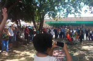 Servidores do HU-UFPI iniciam greve por tempo indeterminado (Foto: Sinsep-pi)