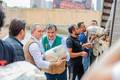 Wellington Dias visita vítimas das enchentes no RS e distribui alimentos