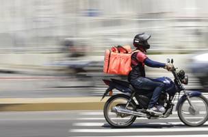 A capacitação, que deve começar em julho, inicialmente envolverá 30 entregadores de deliverys e moto aplicativos. (Foto: Reprodução)
