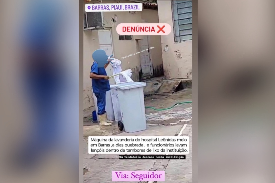 A foto mostra suposto funcionário do Hospital Regional em Barras lavando lençóis em lixeiras