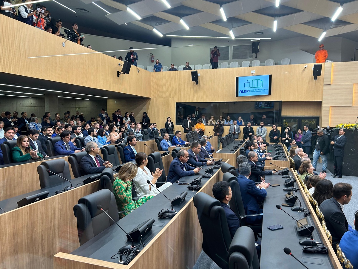 Adequação do piso para professores da UESPI