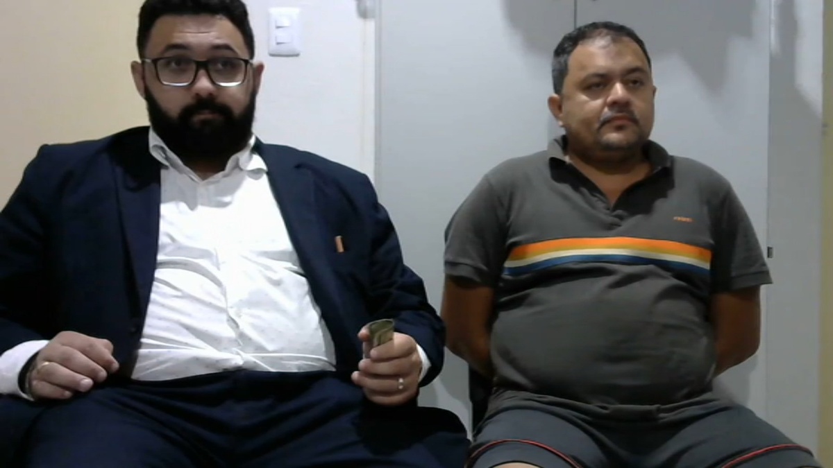 Advogado Juan Mendes e o acusado de integrar o CV, Isnael Neves.