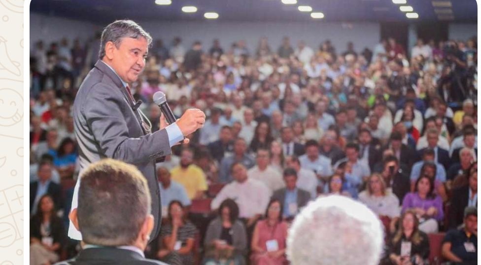 Aqui Wellington vendendo o que não tem. Lula está presente . Eles só aparecem em eventos fechados