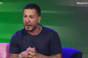 Carlinhos Maia citou fake news para justificar não ir à parada gay (Foto: Reprodução)