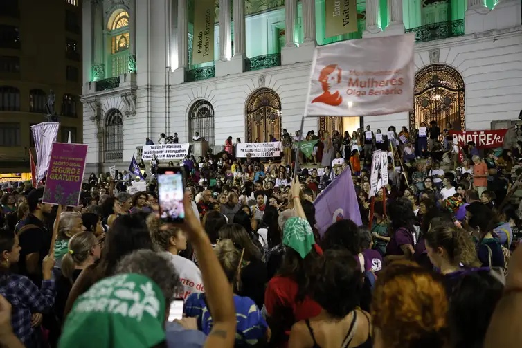 contra PL aborto