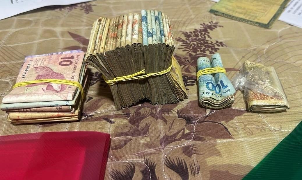 Dinheiro apreendido durante cumprimento de mandado