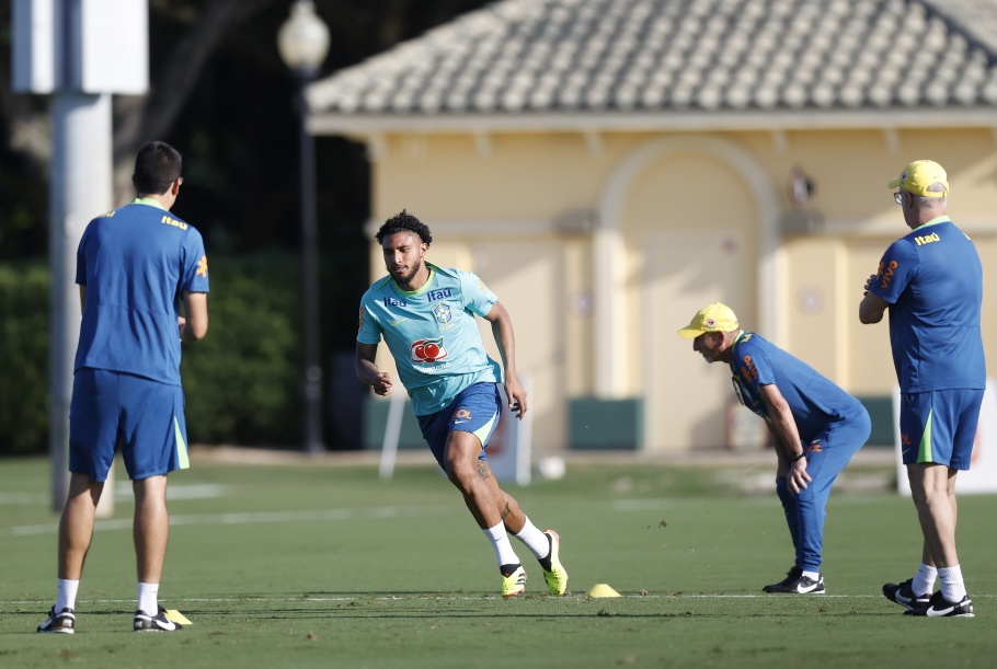 Ederson em ação em Orlando.
