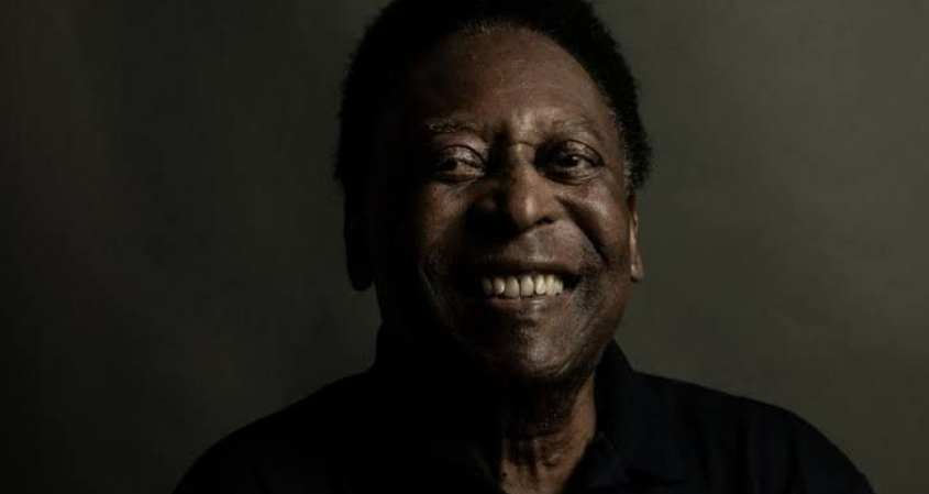 Edson Arantes do Nascimento, conhecido como Pelé, o rei do futebol.