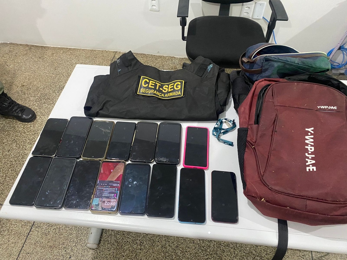 No endereço dos suspeitos, a polícia encontrou vários itens roubados