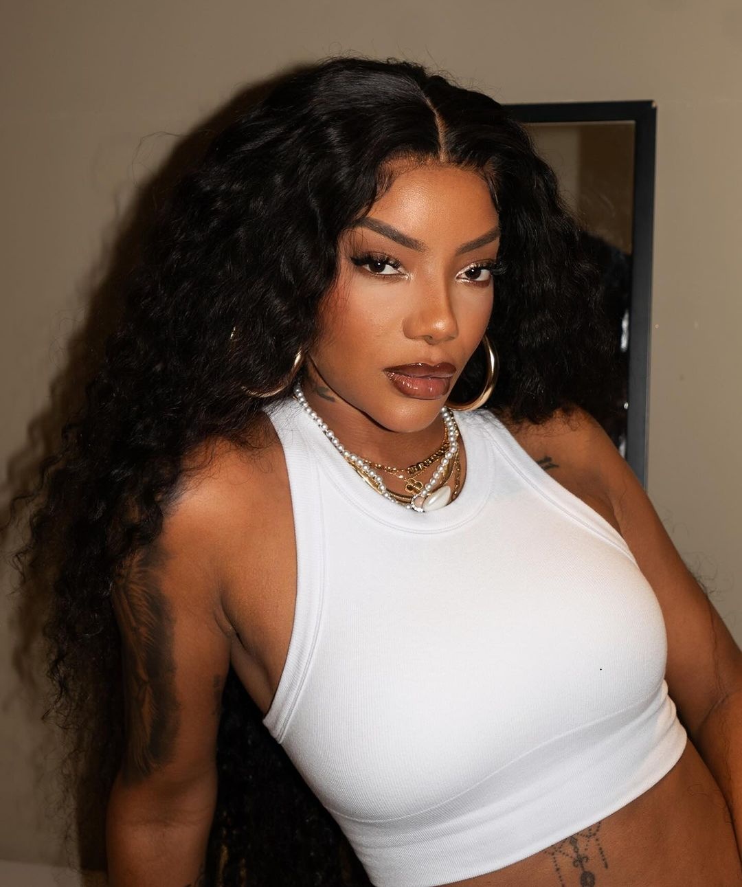 O "Lud Session" nasceu como uma plataforma para Ludmilla regravar músicas já lançadas, convidando outros artistas para colaborarem.